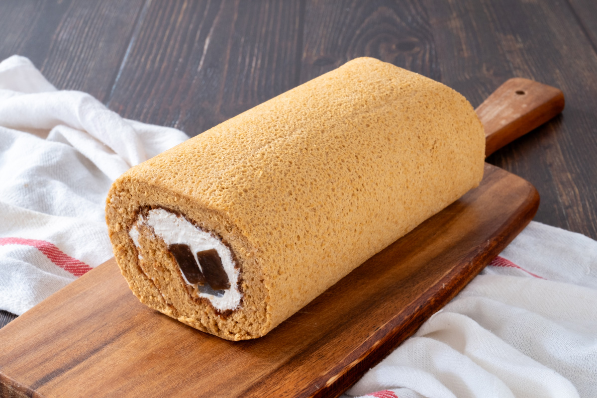 くまちゃんロール　黒糖わらびもち